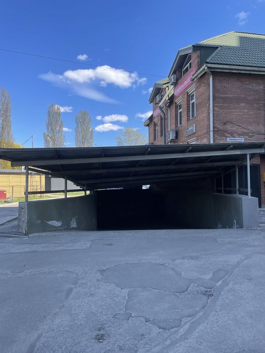 Сдам парковочне місце