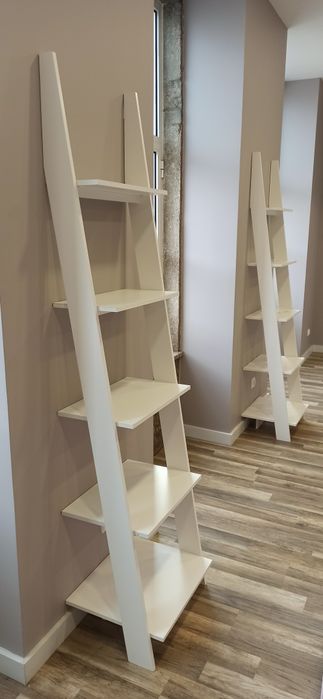 Prateleira Escada semi-nova Aomsom