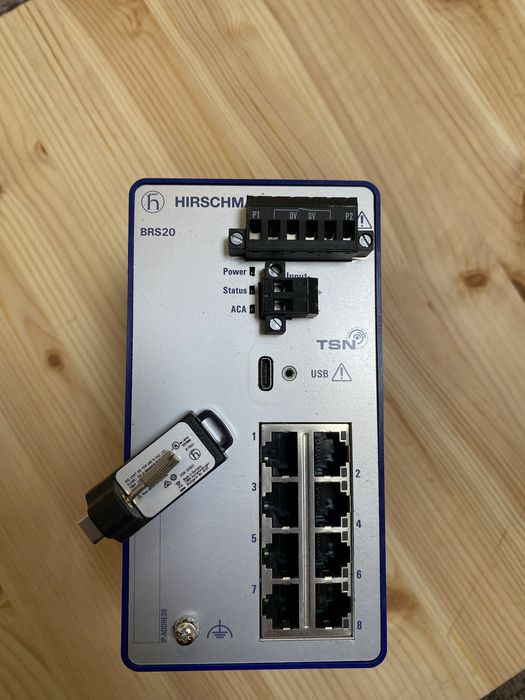 Switch Industrial Hirschmann BRS20 Bobcat - 8 Portas + Adaptador ACA