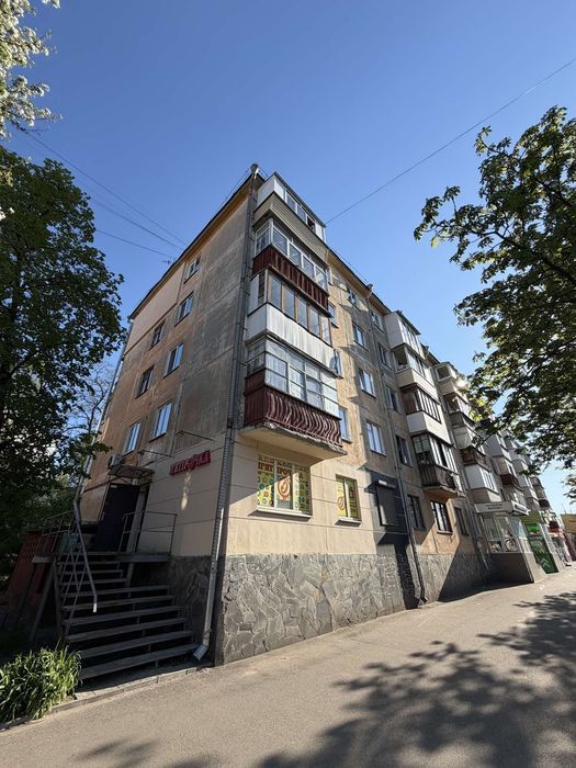 1 поверх! Продаж 3 кім квартири Пр. Перемоги (Круг)