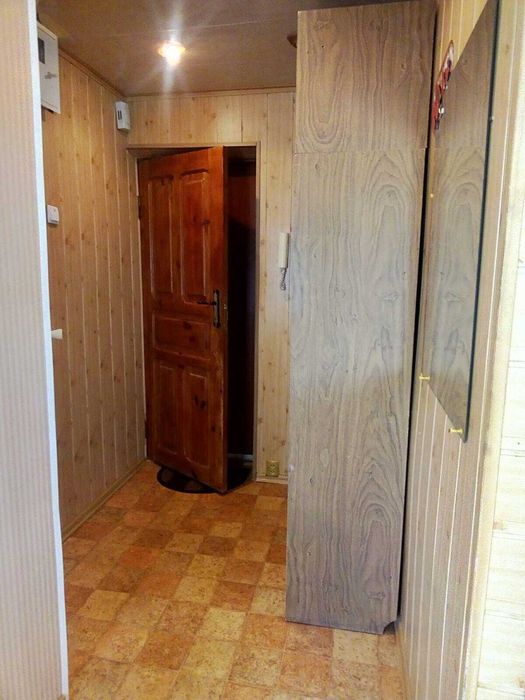 Продаж 1-кімнатної квартири,Правий берег (213-297-223)