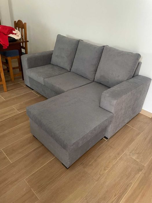 NOVO !!! Sofá com chaise longue reversível em material microfibra.