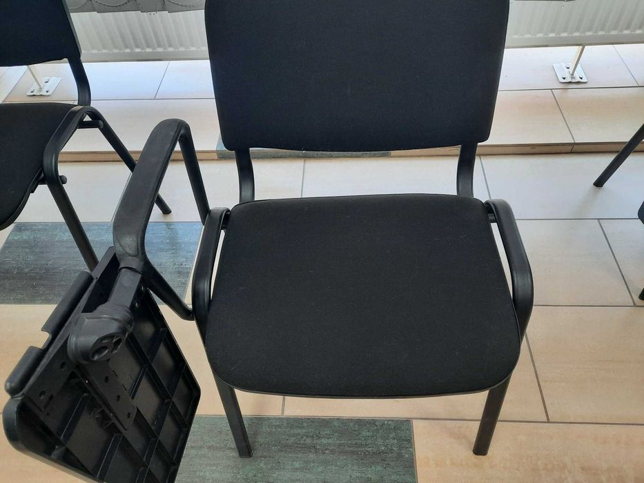 Krzesło konferencyjne tapicerowane z pulpitem