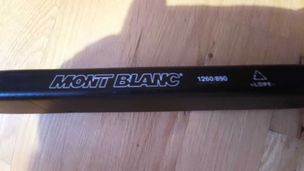 Багажник для плаского даху автомобіля Mont Blanc 1260/890