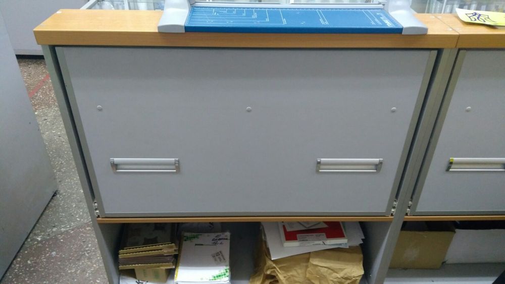 Витрины, качественные, легко доставать товар