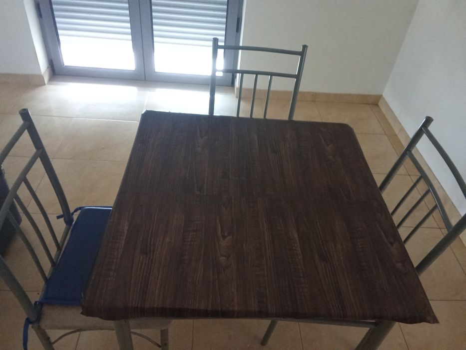 Mesa de 4 cadeiras