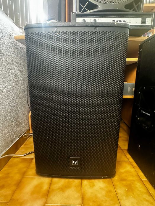 Coluna EV Electro Voice ELX115 - Passiva (1600 W ”Pico”)