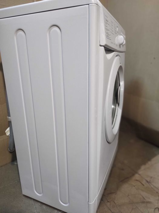 Продам пральну машину "індезіт" б/у з гарантій