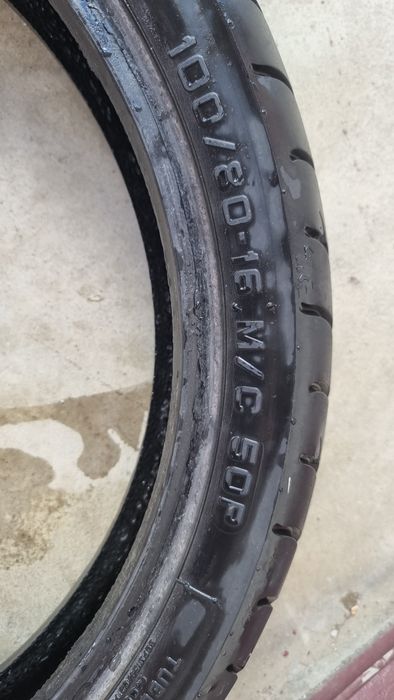 Продам покришку 100 80 16 metzeler honda sh 125 150 300