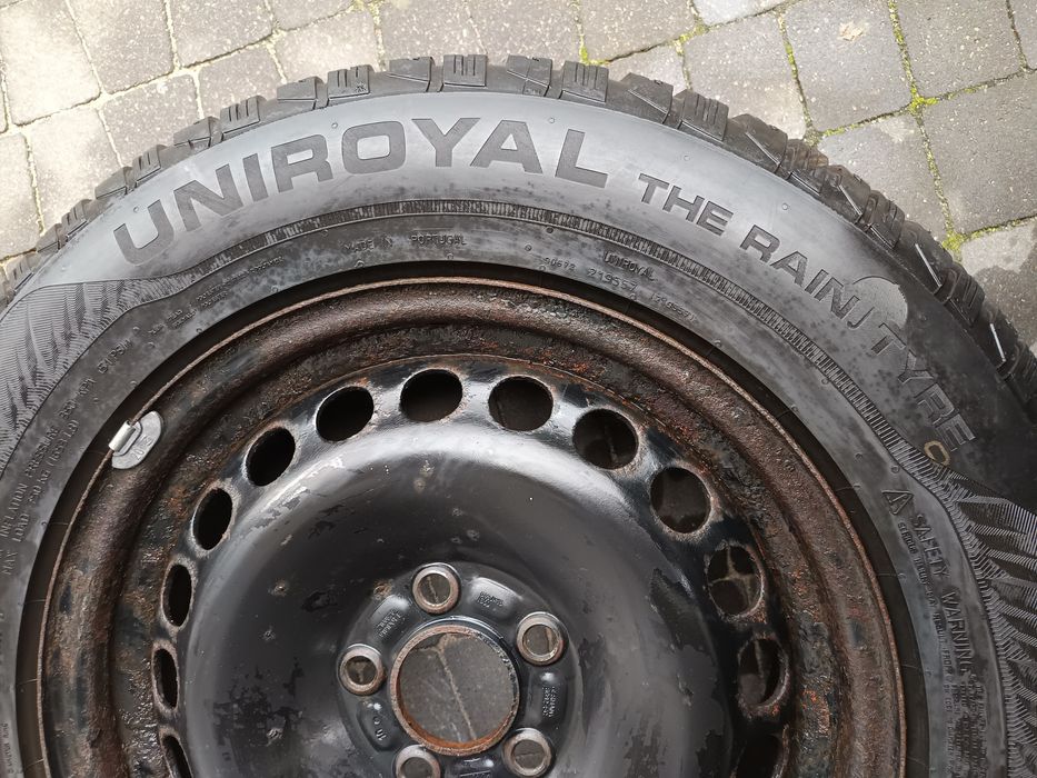 Felgi 16/108 . 2 opony Uniroyal 215/65/16