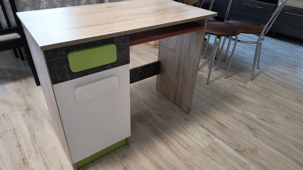 Biurko młodzierzowe