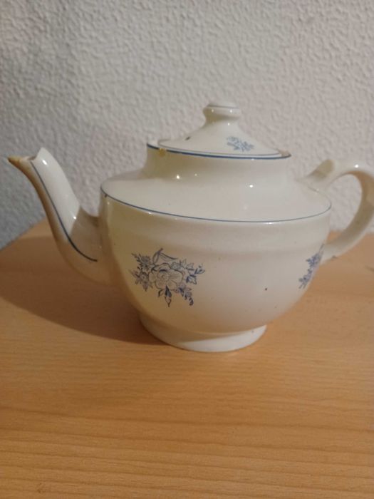 Bule antigo da Fábrica de Sacavém