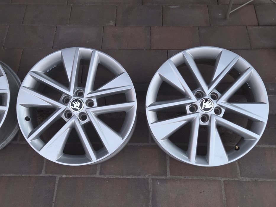 Felgi aluminiowe SKODA 5x100 ET46 R17
