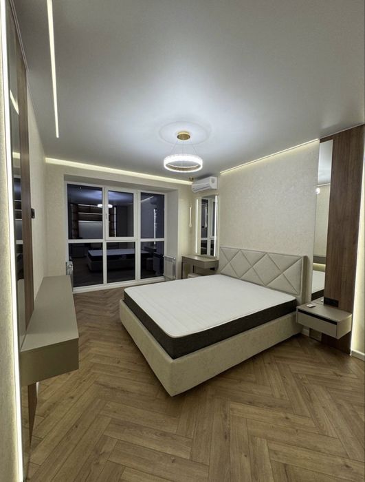 1-К Жк Династия, Первая Сдача