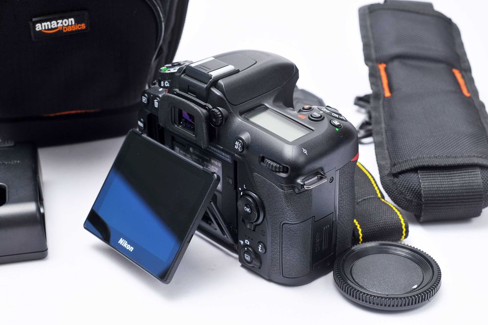 Nikon D7500 (seminova)