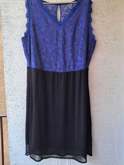 elegancka sukienka koronka 50 52 niebiesko czarna