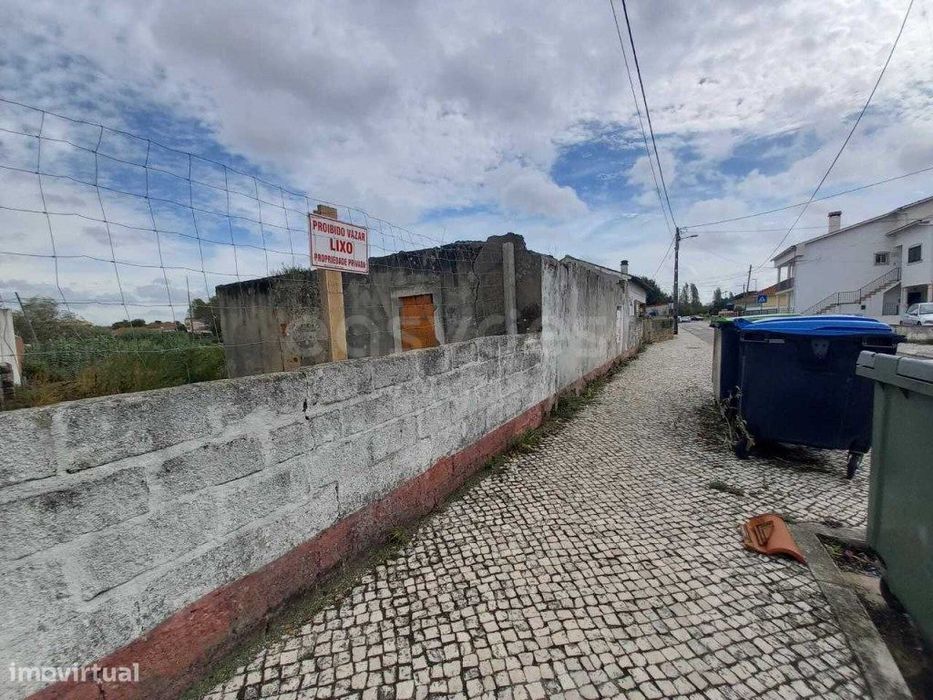 Terreno Misto - Marinha Grande - com Capacidade Construtiva