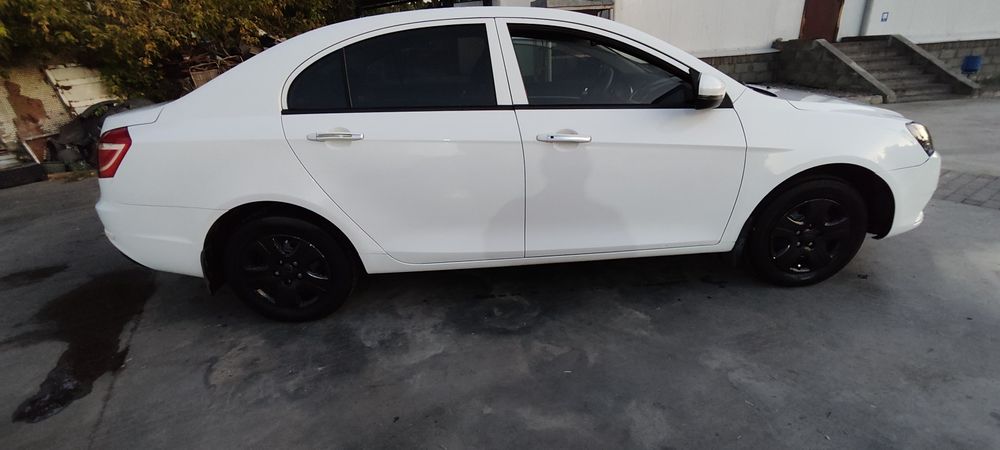 Geely Emgrand FL7