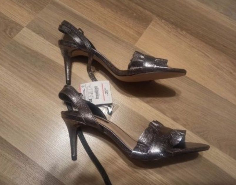 Szpilki złote Stradivarius 38 buty