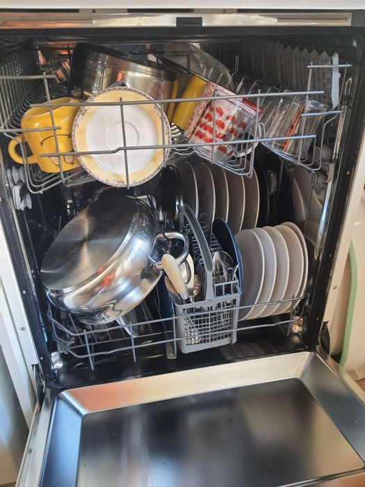 Vendo máquina de lavar loiça e microondas