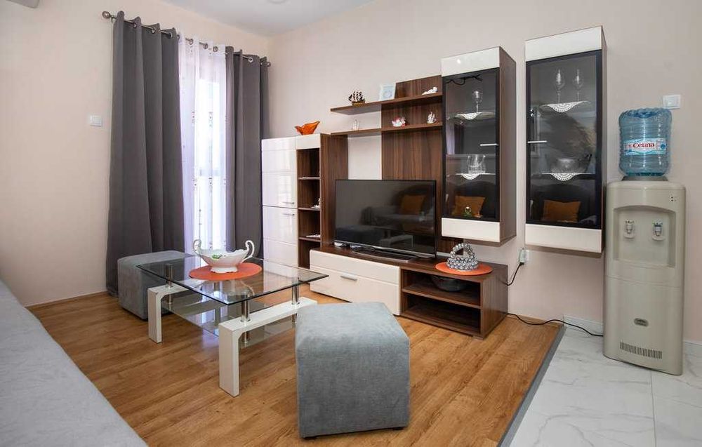 Wakacje, południe Chorwacji, dom z basenem dla 12 osób