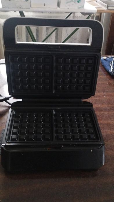 Гриль и вафельница Delonghi sw12ac.s