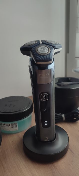 Електробритва PHILIPS 7000