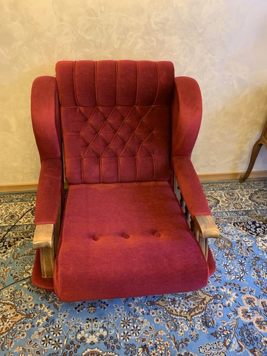 Велюрове крісло відпочинкове