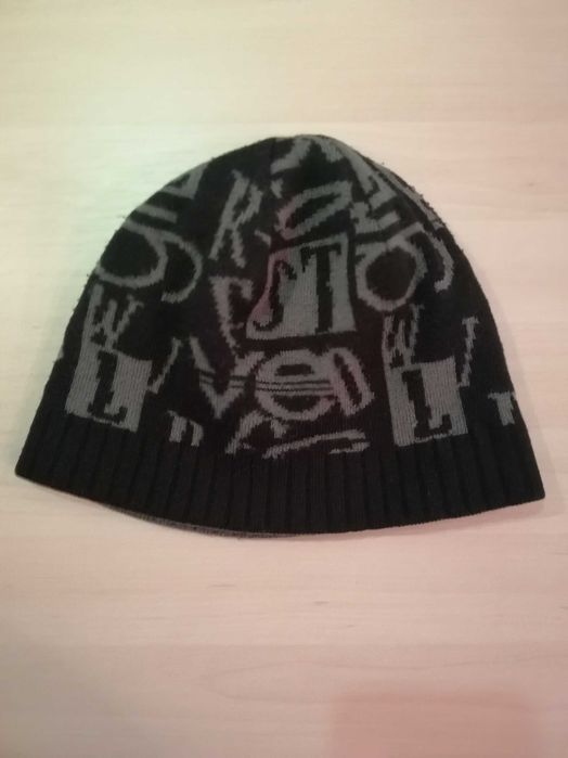 Продам шапки на мальчика