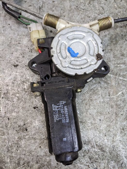 Mitsubishi Space Wagon Podnośnik Mechanizm Szyby Prawej Przedniej PP