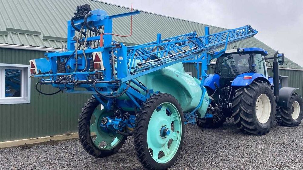 BERTHOUD Traccer 32 34 оприскувач