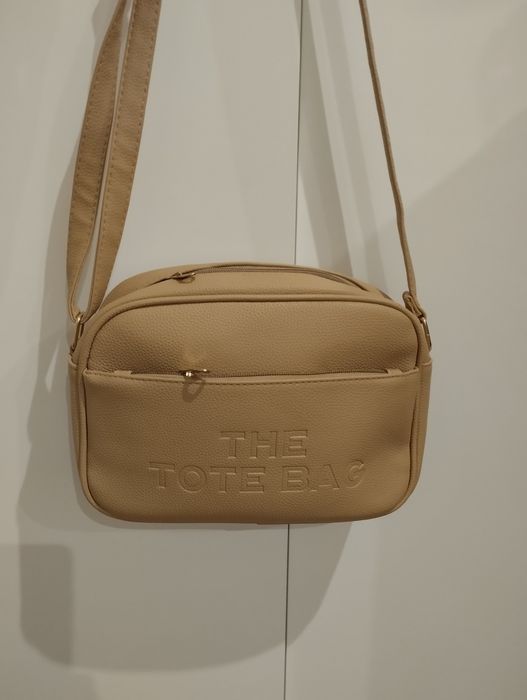 Mala tiracolo The Tote  Bag cor camel nova.