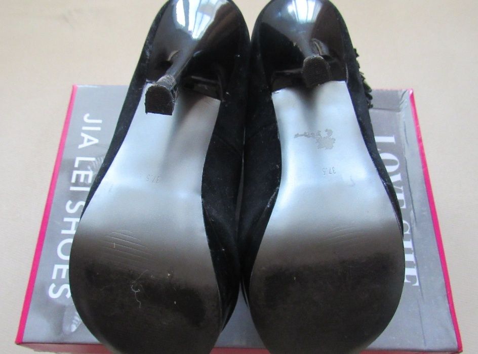 Шикарні туфлі centro 38 р.