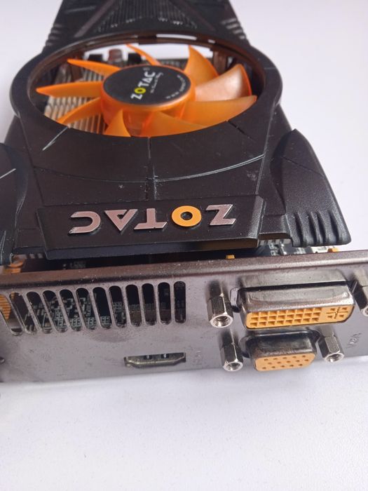 Відеокарта nvidia GTX 550 Ti.