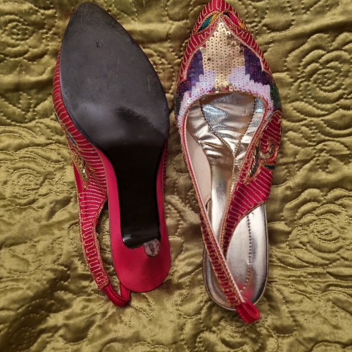 Buty niskie szpilki r. 40 ? brokatowe cekiny czerwone złote