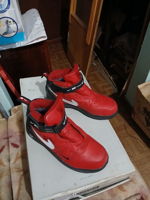 Ботінки спортивні  червоні утеплення 39-40