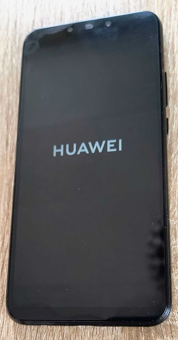 Telefon komórkowy Huawei Mate 20 lite. Smartfon
