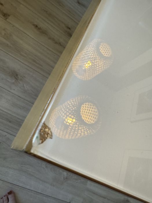 Stół bambusowy z blatem z białego szkła