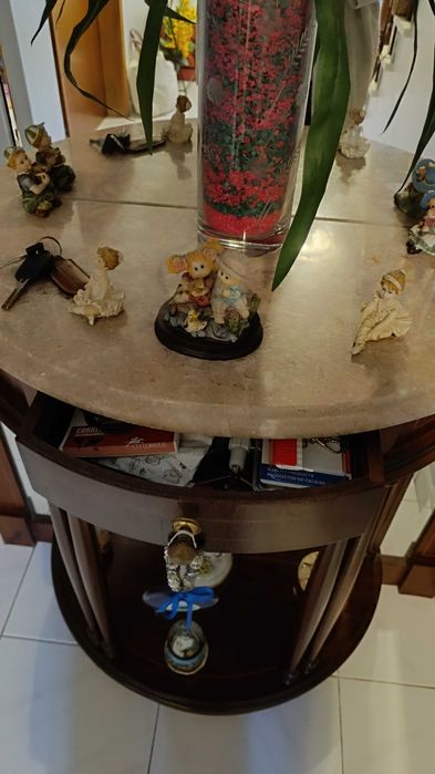 Móvel de entrada com espelho