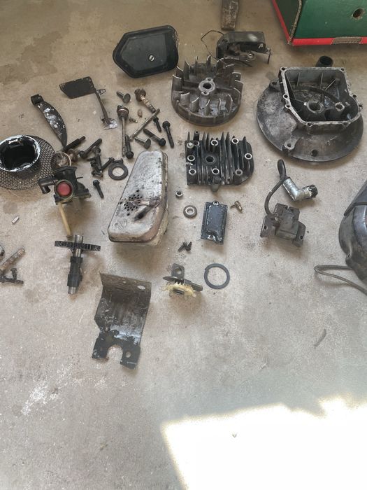 Запчастини газонокосарки  Briggs & Stratton 450 Серія