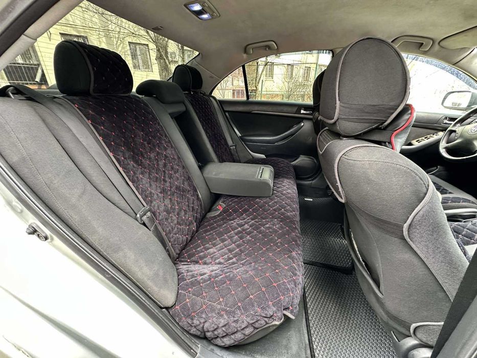 Toyota Avensis 1.8 АВТОМАТ 2003 год (газ/бензин)