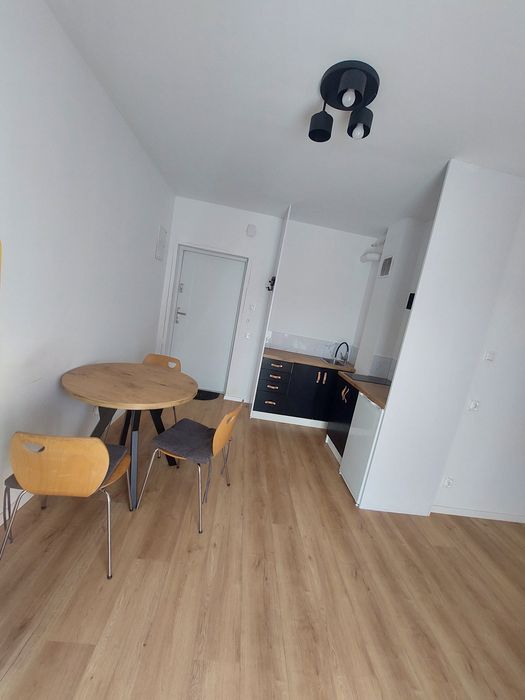 Na wynajem mieszkanie z tarasem miejsce parkingowe