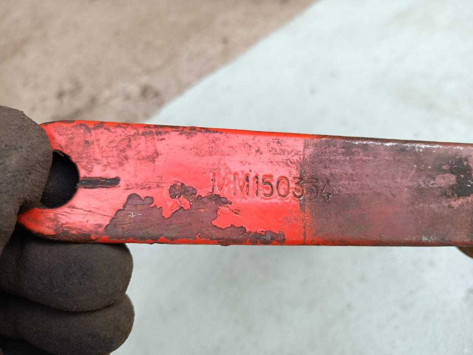 Ramię oś sworzeń wałek dźwignia kosiarki zgrabiarki Fella 150334