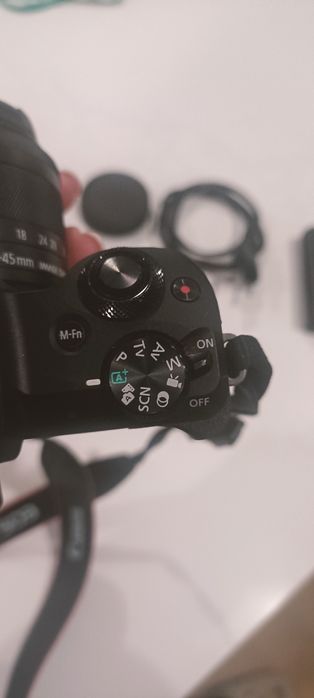 Máquina fotográfica Canon EOS M50