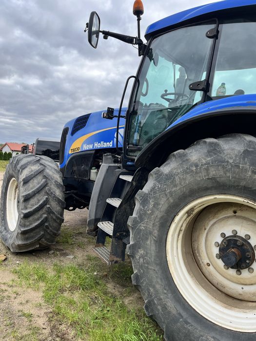 New Holland T8030