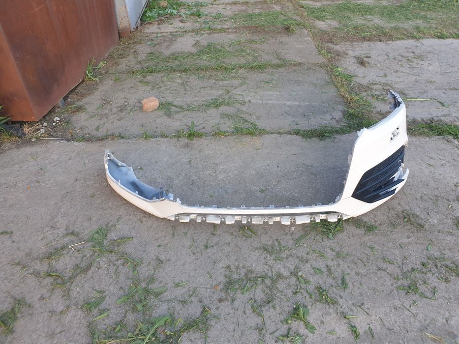 Бампер губа переднього бампера Audi Q3