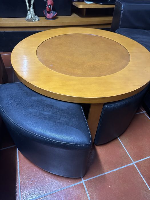 Mesa de centro com 4 puff
