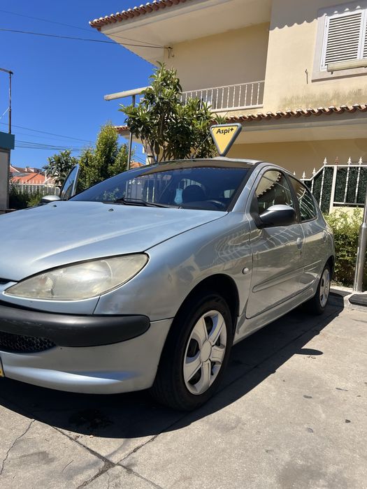 Peugeot 206 ( manutenção, inspeção e seguro em ordem)