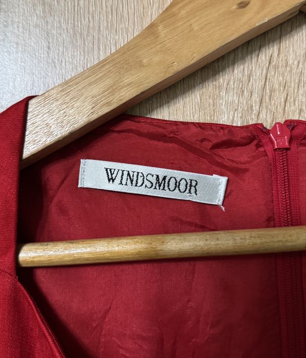 Жіноча червона сукня