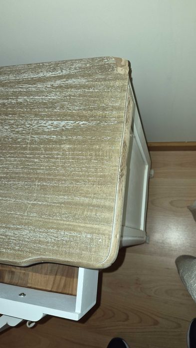 Mesinha cabeceira consola para restaurar